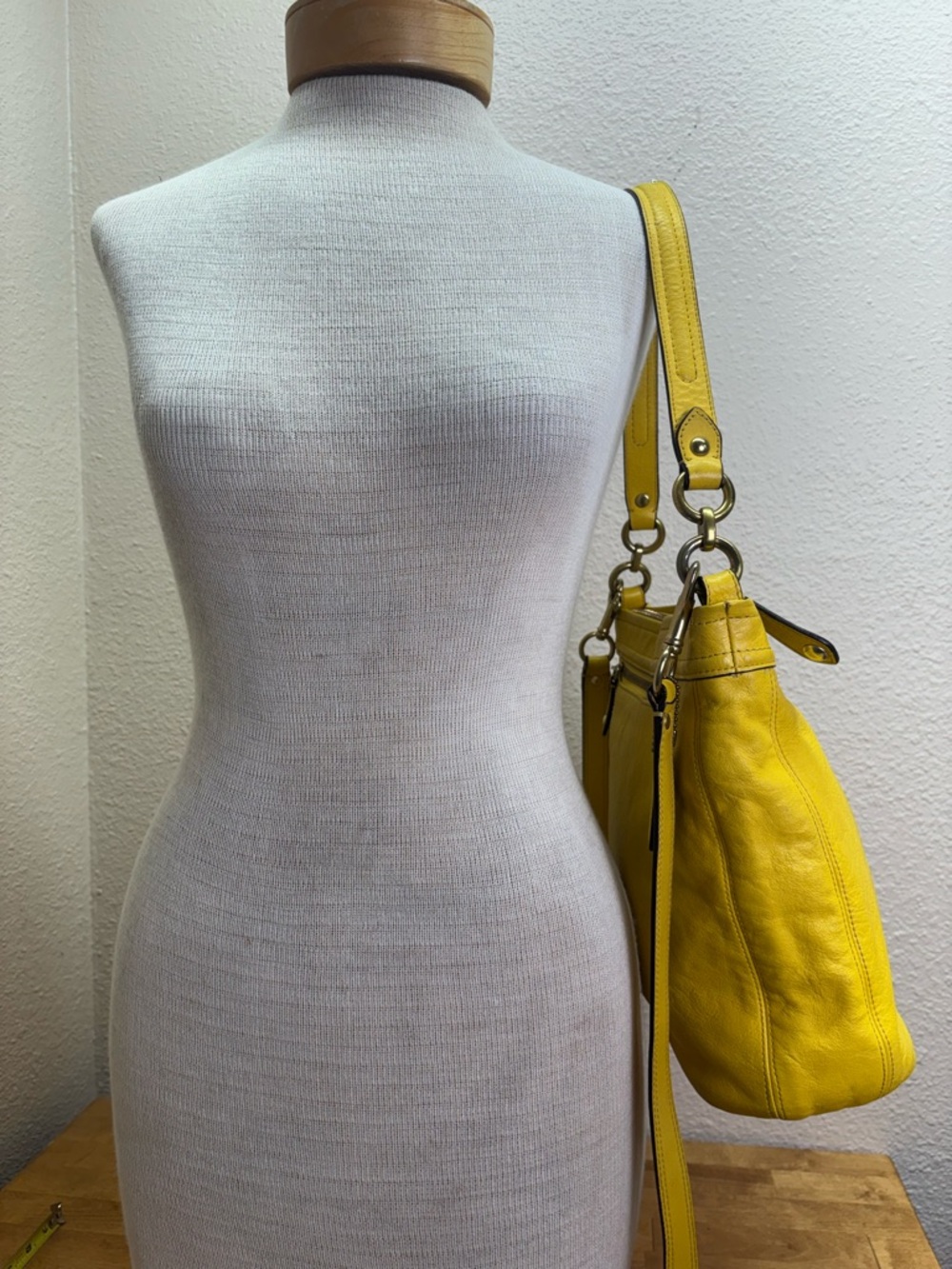 Coach Ashley Hippie Yellow Leather Shoulder Bag F20114 - Picture 14 of 16